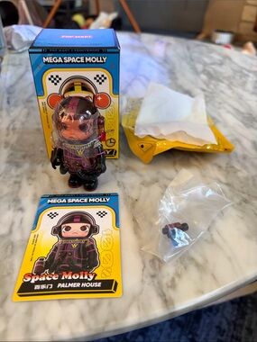 Space Molly Orange Juice Series- Palmer House Figure